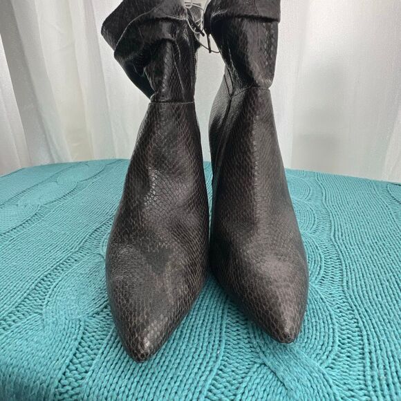 Xoxo Women's Taylor Pump SnakeSkin Pointed Toe Ankle Boots Black Size 9.5 NWOT - Picture 2 of 8